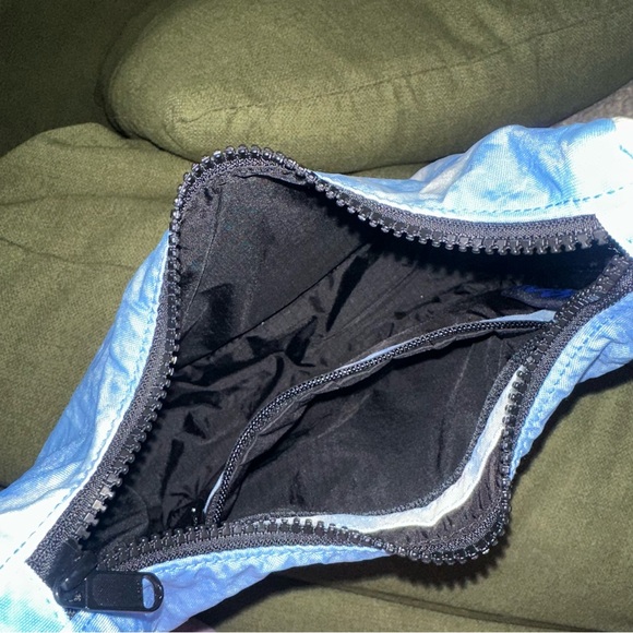 BAGGU Cloud Mini Shoulder Bag - Picture 3 of 3